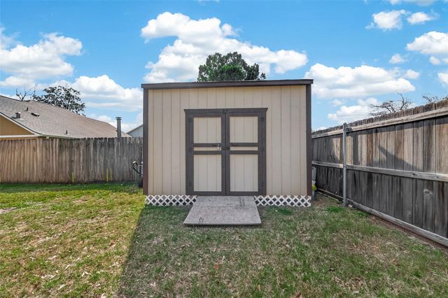 555 Shealy Street, Houston, TX 77598