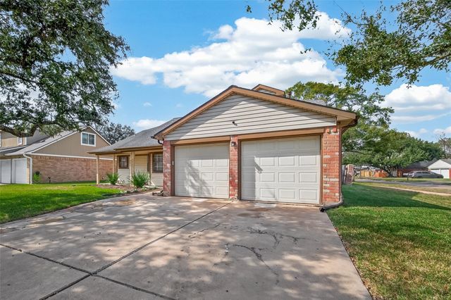 555 Shealy Street, Houston, TX 77598