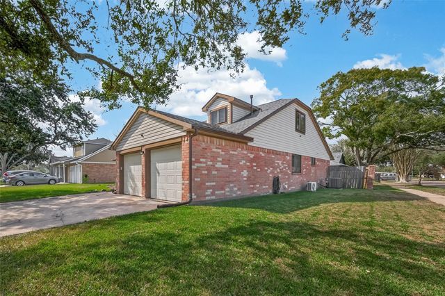 555 Shealy Street, Houston, TX 77598