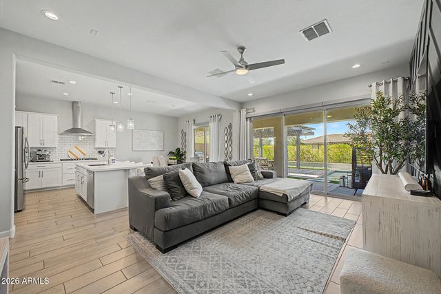 18192 W HOPE Drive, Goodyear, AZ 85338