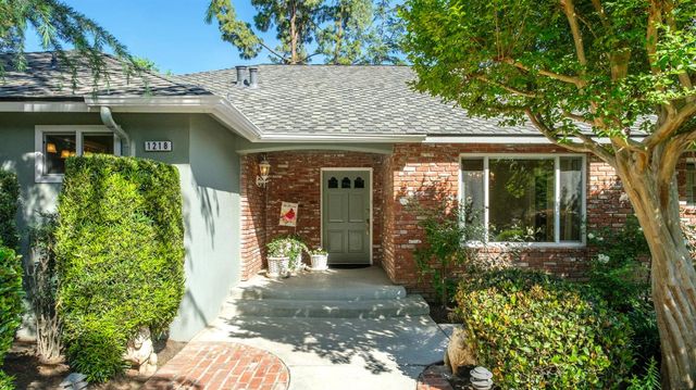 1218 W Tenaya Way, Fresno, CA 93711
