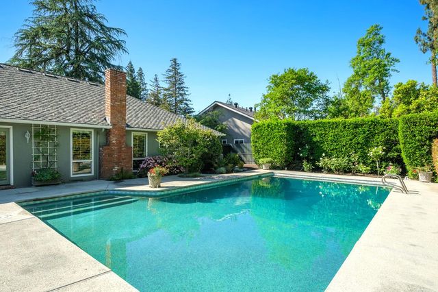 1218 W Tenaya Way, Fresno, CA 93711