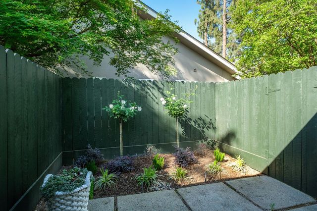 1218 W Tenaya Way, Fresno, CA 93711