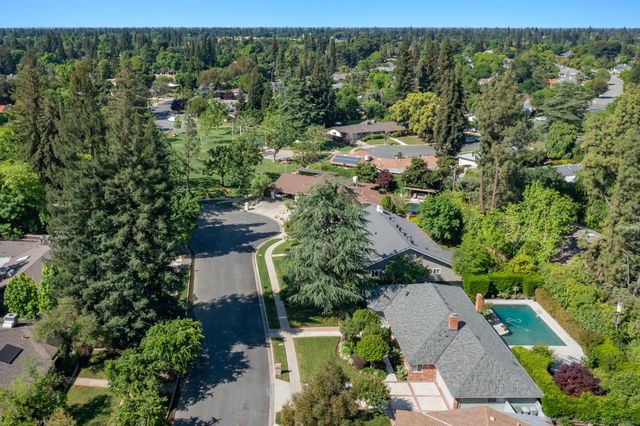 1218 W Tenaya Way, Fresno, CA 93711