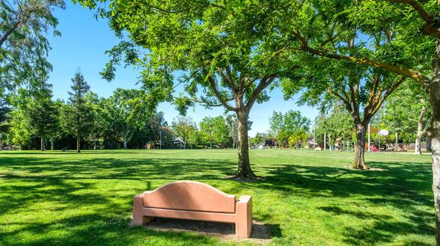 1218 W Tenaya Way, Fresno, CA 93711