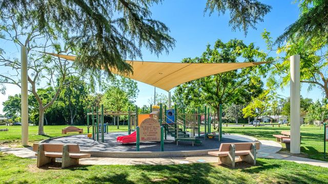 1218 W Tenaya Way, Fresno, CA 93711