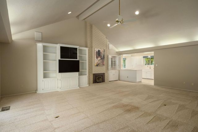 1218 W Tenaya Way, Fresno, CA 93711