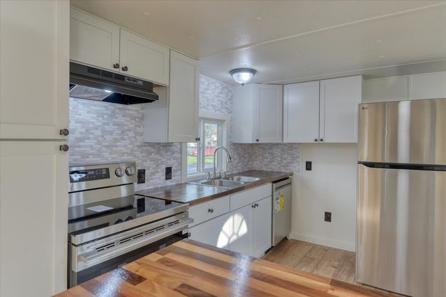 19625 E Wellesley Ave, Otis Orchards, WA 99027