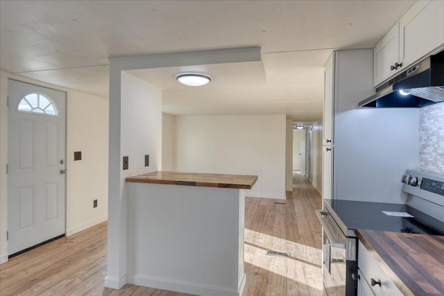 19625 E Wellesley Ave, Otis Orchards, WA 99027