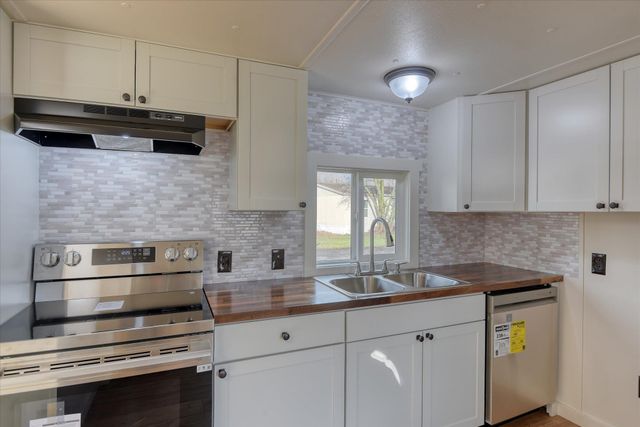 19625 E Wellesley Ave, Otis Orchards, WA 99027