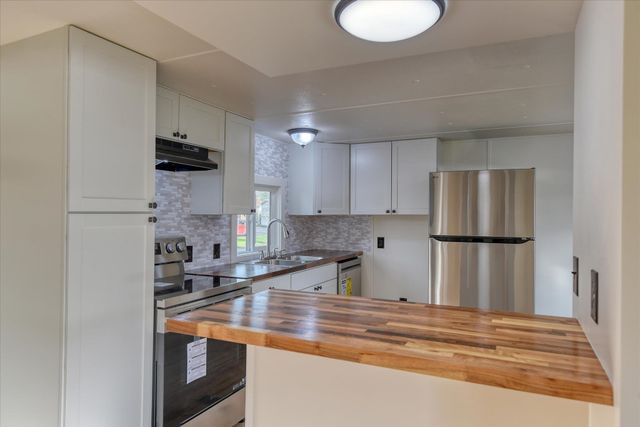 19625 E Wellesley Ave, Otis Orchards, WA 99027