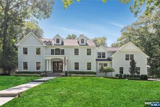 6 Butternut Road, Allendale, NJ 07401