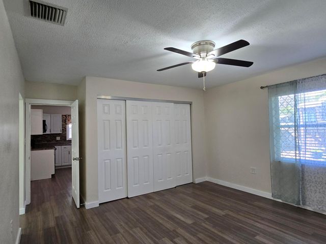 330 Barraclough Street, Fort Pierce, FL 34982