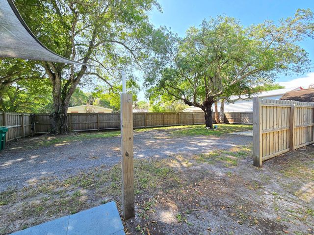 330 Barraclough Street, Fort Pierce, FL 34982
