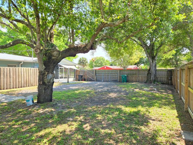 330 Barraclough Street, Fort Pierce, FL 34982