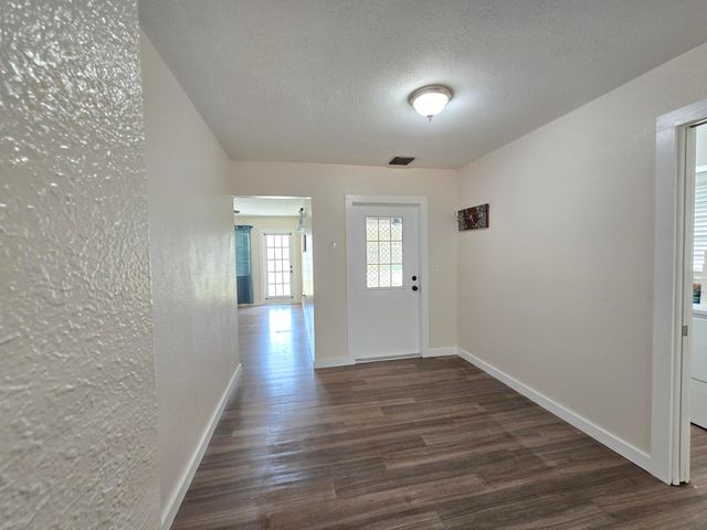 330 Barraclough Street, Fort Pierce, FL 34982