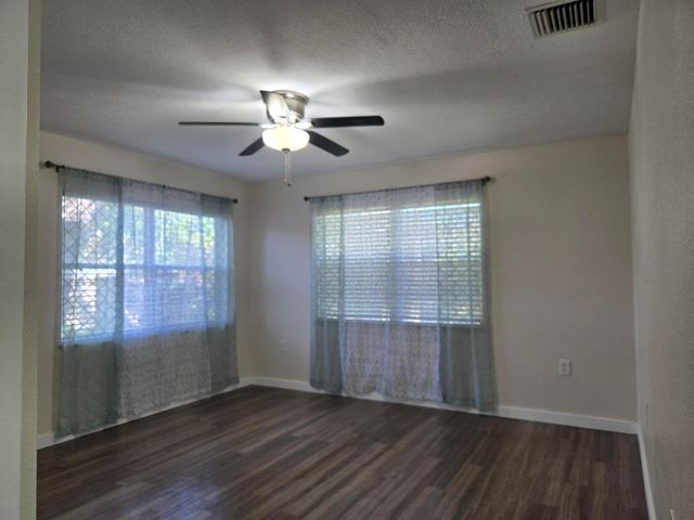 330 Barraclough Street, Fort Pierce, FL 34982