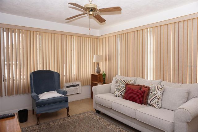 17 N DAVIS STREET, Beverly Hills, FL 34465