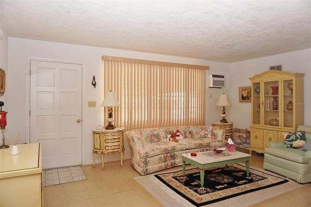 17 N DAVIS STREET, Beverly Hills, FL 34465