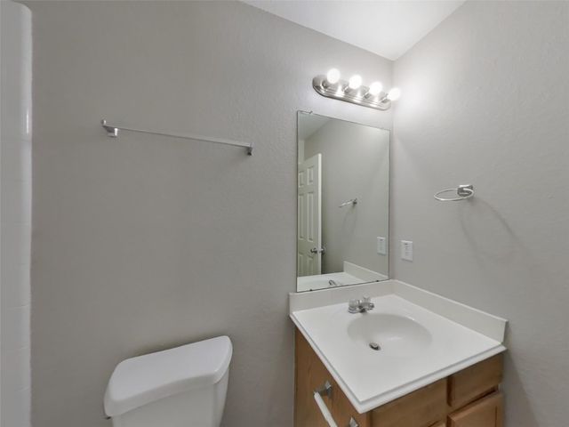 2642 Skyview Shadows Court, Houston, TX 77047