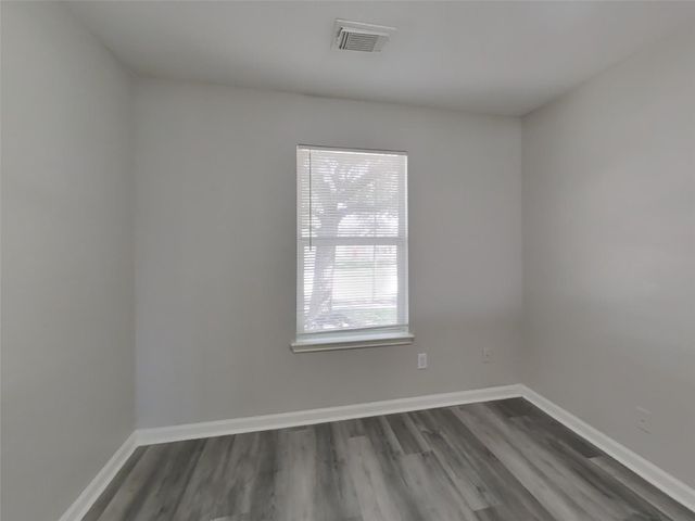 2642 Skyview Shadows Court, Houston, TX 77047