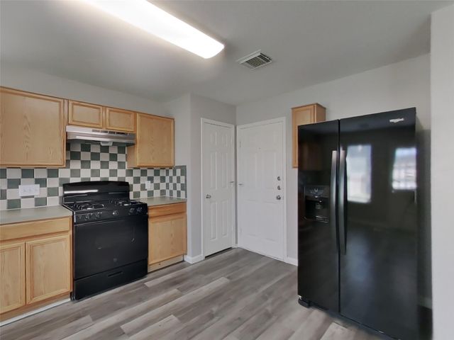 2642 Skyview Shadows Court, Houston, TX 77047