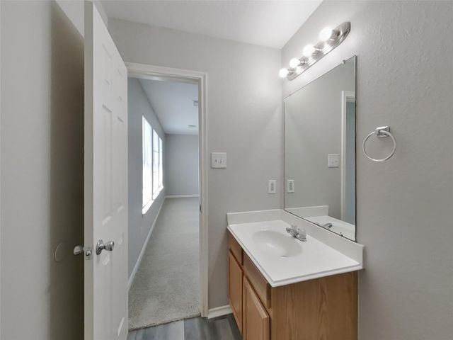 2642 Skyview Shadows Court, Houston, TX 77047