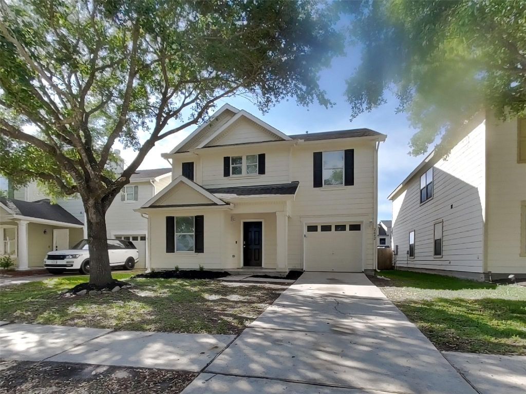 2642 Skyview Shadows Court, Houston, TX 77047