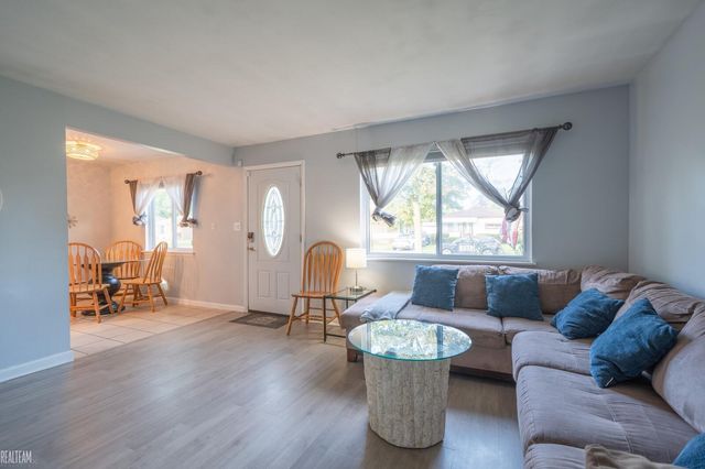 4969 Bedford Street, Dearborn Heights, MI 48125