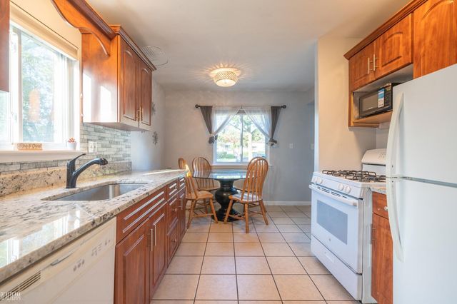 4969 Bedford Street, Dearborn Heights, MI 48125