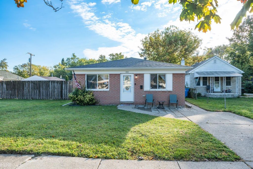 4969 Bedford Street, Dearborn Heights, MI 48125