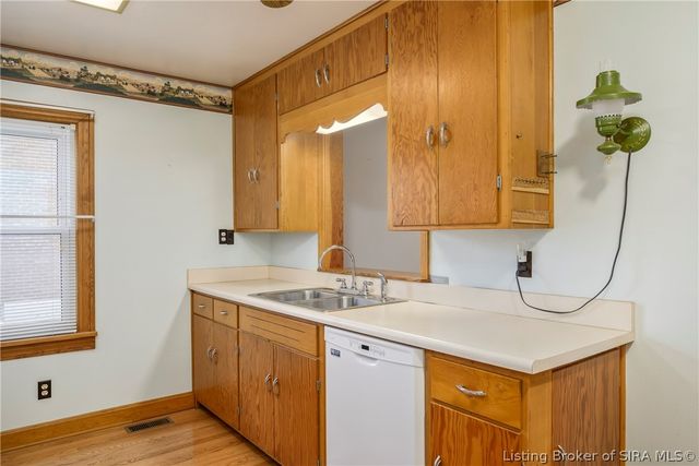 8 Mann Court, New Albany, IN 47150