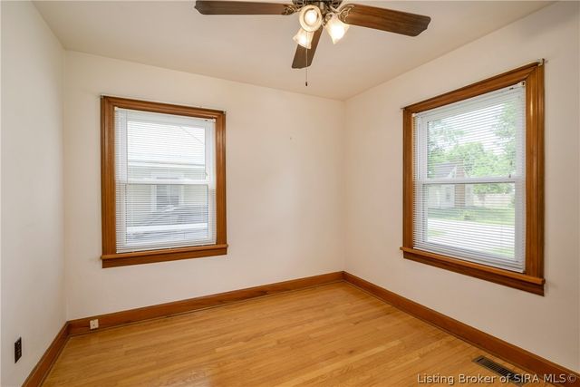 8 Mann Court, New Albany, IN 47150