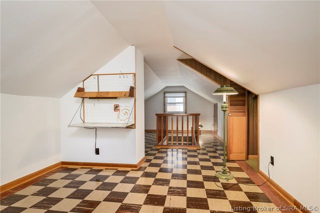 8 Mann Court, New Albany, IN 47150