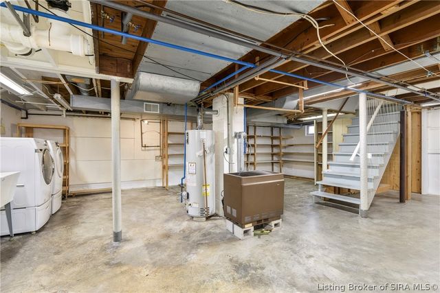 8 Mann Court, New Albany, IN 47150