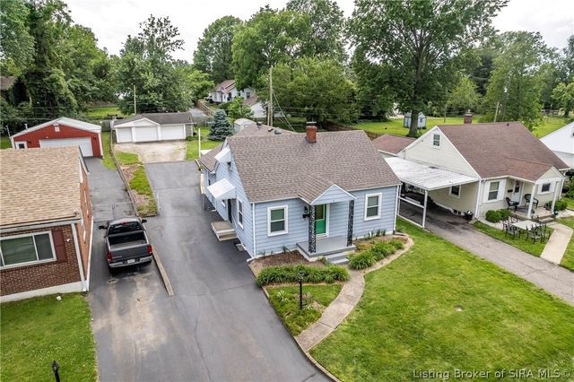 8 Mann Court, New Albany, IN 47150