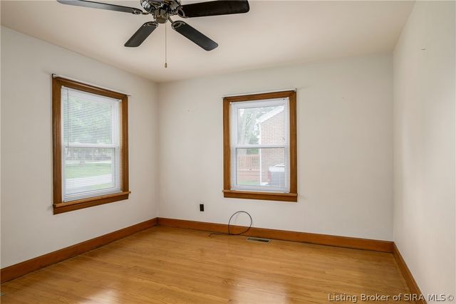 8 Mann Court, New Albany, IN 47150