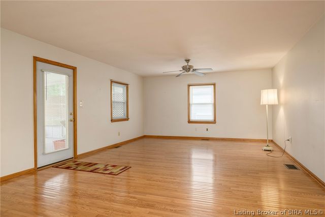 8 Mann Court, New Albany, IN 47150