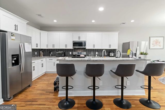 6101 Sparkling Cove Lane, Buford, GA 30518