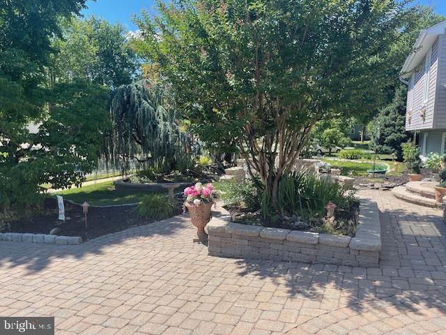 25 BRIGHTON DR, Marlton, NJ 08053