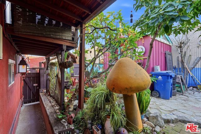 5371 Alhambra Avenue, Los Angeles, CA 90032