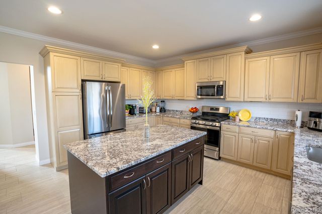 17121 Chianti Court, Macomb Township, MI 48042