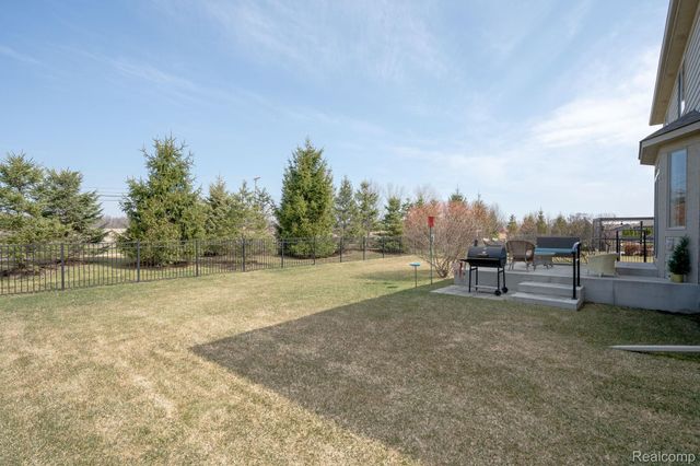 17121 Chianti Court, Macomb Township, MI 48042