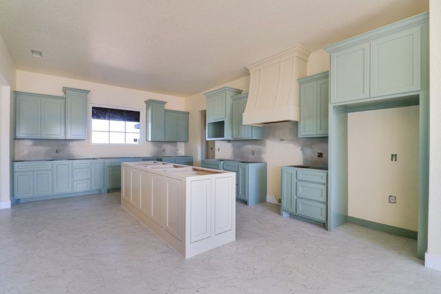 523 NE 2000, Andrews, TX 79714