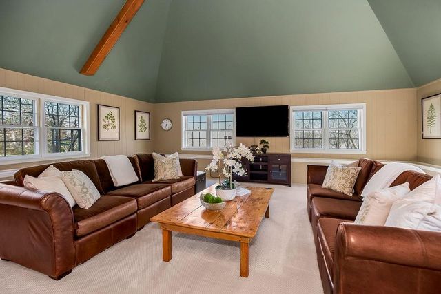 354 Terrace Trail, Lake Quivira, KS 66217