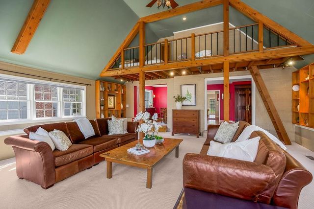 354 Terrace Trail, Lake Quivira, KS 66217