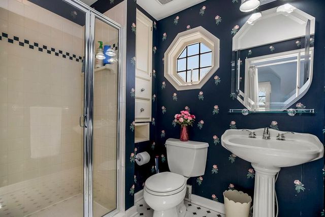 354 Terrace Trail, Lake Quivira, KS 66217