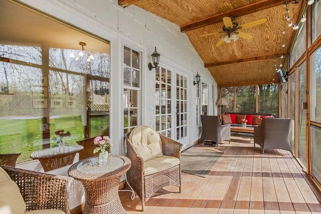 354 Terrace Trail, Lake Quivira, KS 66217