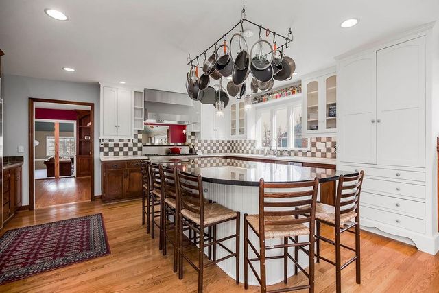 354 Terrace Trail, Lake Quivira, KS 66217