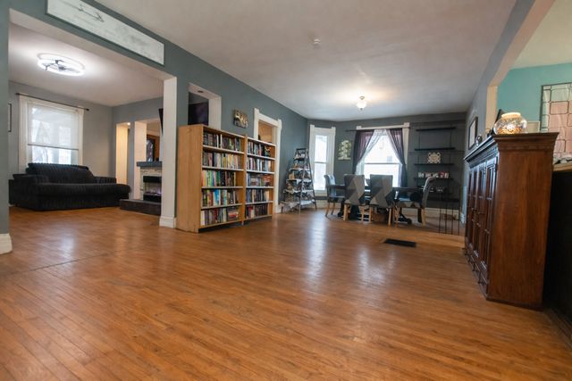 1023 S PEORIA Avenue, Dixon, IL 61021